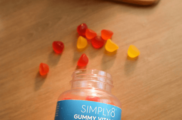 traditional supplements vs gummy vitmains (1)